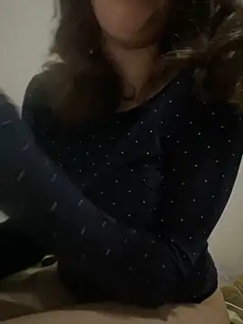 Snapshot of farah-36 chatting on 01/11/25, 02:30 farah-36 online show from 01/11/25, 02:30