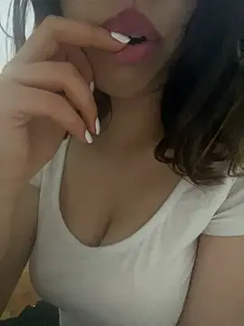 Snapshot of farah-36 chatting on 02/22/25, 03:23 farah-36 online show from 02/22/25, 03:23