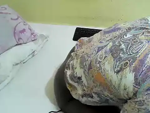 Quincy joyy online show from 02/09/25, 02:40