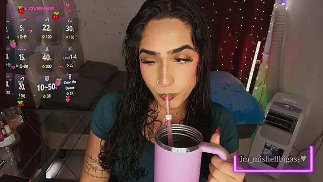 Snapshot of im_mishellbigass chatting on 07/04/26, 09:43 im mishellbigass online show from 07/04/26, 09:43