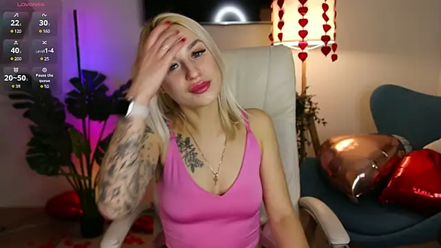 Snapshot of Crystal_Barbie chatting on 02/17/25, 10:14 Crystal Barbie online show from 02/17/25, 10:14