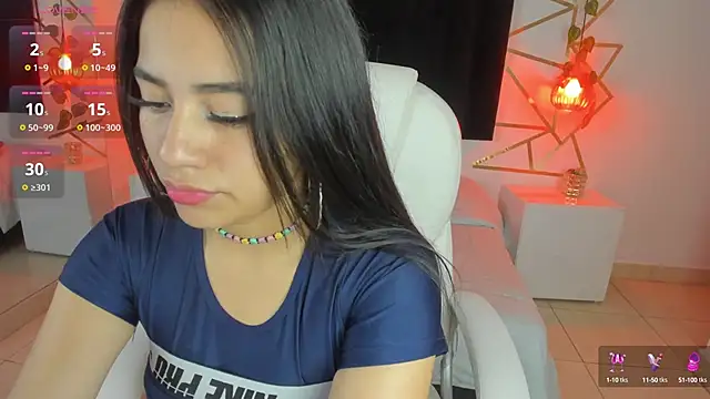 Snapshot of Megan_Thompsonn chatting on 03/15/25, 01:07 Megan Thompsonn online show from 03/15/25, 01:07