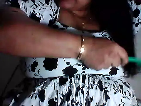 Snapshot of smile_pretty chatting on 01/07/25, 04:59 smile pretty online show from 01/07/25, 04:59