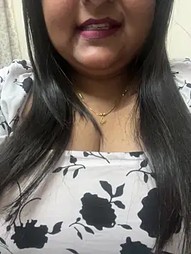 Snapshot of smile_pretty chatting on 03/05/25, 05:50 smile pretty online show from 03/05/25, 05:50