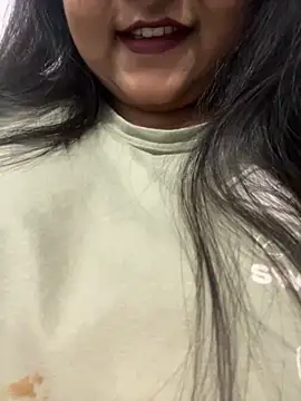 Snapshot of smile_pretty chatting on 09/26/25, 06:01 smile pretty online show from 09/26/25, 06:01