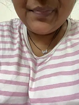 Snapshot of smile_pretty chatting on 10/09/25, 08:29 smile pretty online show from 10/09/25, 08:29