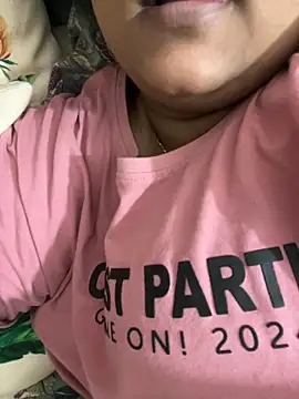 Snapshot of smile_pretty chatting on 11/11/25, 07:36 smile pretty online show from 11/11/25, 07:36