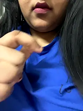 Snapshot of smile_pretty chatting on 11/14/25, 07:45 smile pretty online show from 11/14/25, 07:45