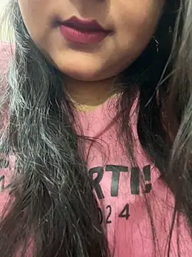 Snapshot of smile_pretty chatting on 11/19/25, 04:29 smile pretty online show from 11/19/25, 04:29