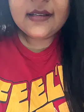 Snapshot of smile_pretty chatting on 11/20/25, 06:29 smile pretty online show from 11/20/25, 06:29