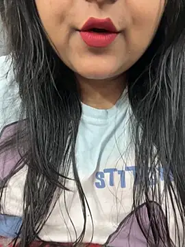 smile pretty online show from 02/05/26, 02:00