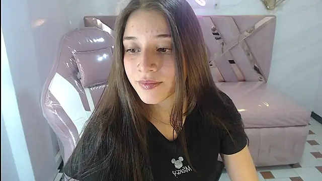 Snapshot of _Emily_v chatting on 12/16/24, 08:20 Emily v online show from 12/16/24, 08:20