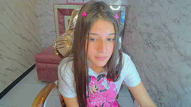 Snapshot of _Emily_v chatting on 12/27/24, 11:42 Emily v online show from 12/27/24, 11:42