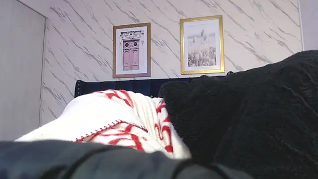 Snapshot of _Emily_v chatting on 12/30/24, 08:10 Emily v online show from 12/30/24, 08:10