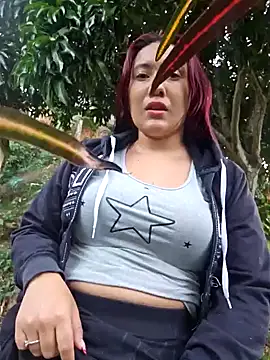 Snapshot of Blushing_Katy chatting on 12/11/24, 11:19 Blushing Katy online show from 12/11/24, 11:19