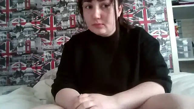 Lynylou online show from 10/30/25, 08:38