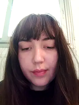 Lynylou online show from 05/17/26, 04:03