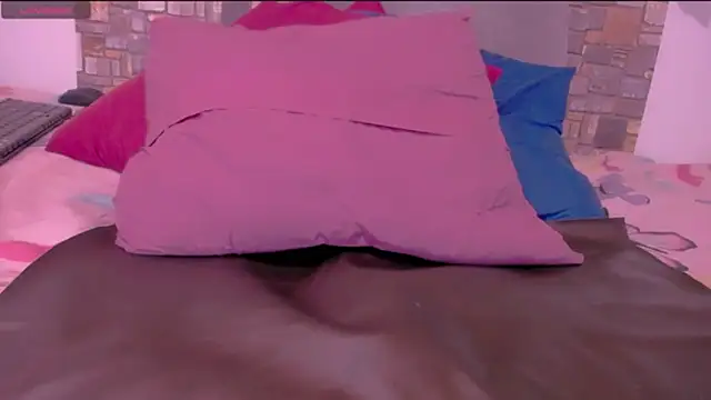 CrazyRousex online show from 12/17/25, 04:35