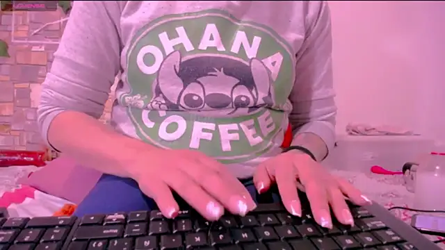 Snapshot of CrazyRousex chatting on 04/21/26, 04:34 CrazyRousex online show from 04/21/26, 04:34