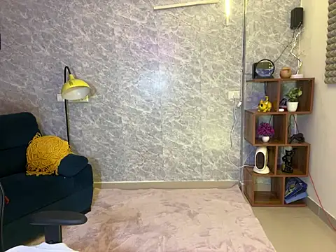 Snapshot of MidnightFlame chatting on 01/12/25, 04:08 MidnightFlame online show from 01/12/25, 04:08