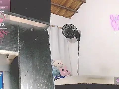 Snapshot of tifany19_ chatting on 09/16/25, 12:44 tifany19  online show from 09/16/25, 12:44