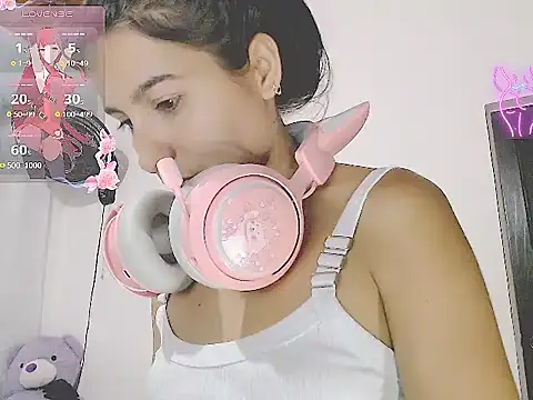 Snapshot of tifany19_ chatting on 10/16/25, 02:12 tifany19  online show from 10/16/25, 02:12