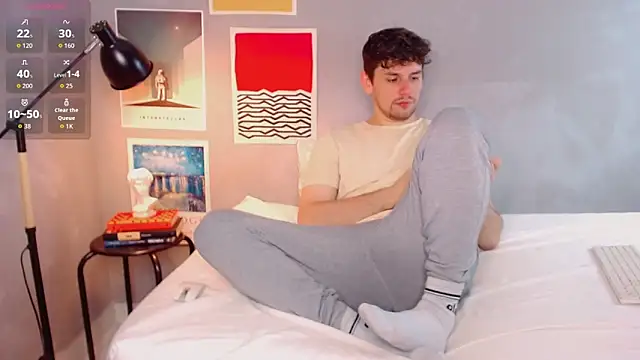 Snapshot of Elio555 chatting on 10/25/25, 07:52 Elio555 online show from 10/25/25, 07:52