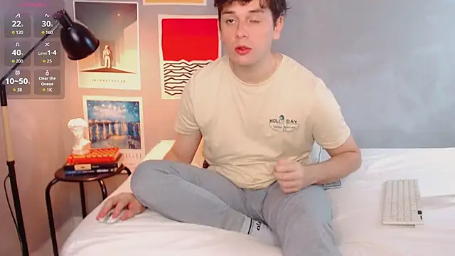 Snapshot of Elio555 chatting on 10/29/25, 12:07 Elio555 online show from 10/29/25, 12:07