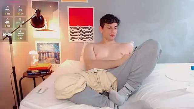 Snapshot of Elio555 chatting on 10/30/25, 12:12 Elio555 online show from 10/30/25, 12:12