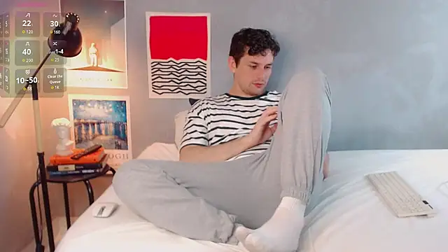 Snapshot of Elio555 chatting on 11/06/25, 12:22 Elio555 online show from 11/06/25, 12:22