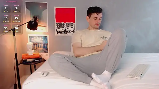 Snapshot of Elio555 chatting on 11/23/25, 12:10 Elio555 online show from 11/23/25, 12:10