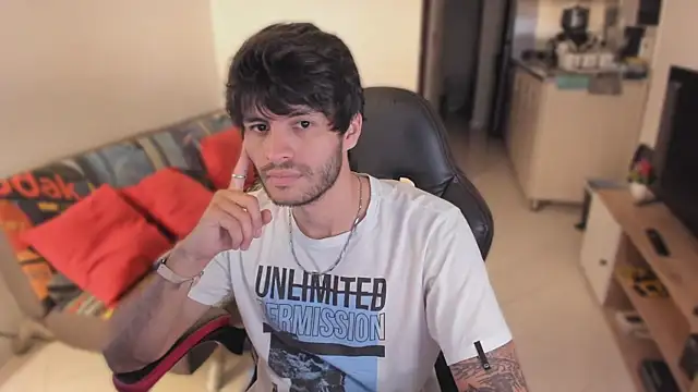 Snapshot of justin_stark7 chatting on 10/25/25, 11:10 justin stark7 online show from 10/25/25, 11:10