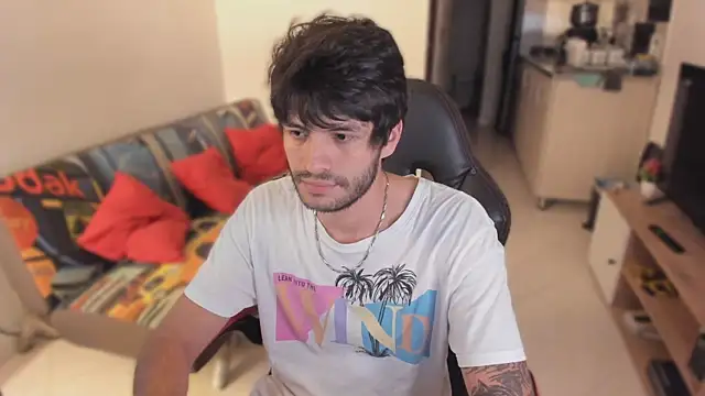 Snapshot of justin_stark7 chatting on 10/27/25, 11:20 justin stark7 online show from 10/27/25, 11:20