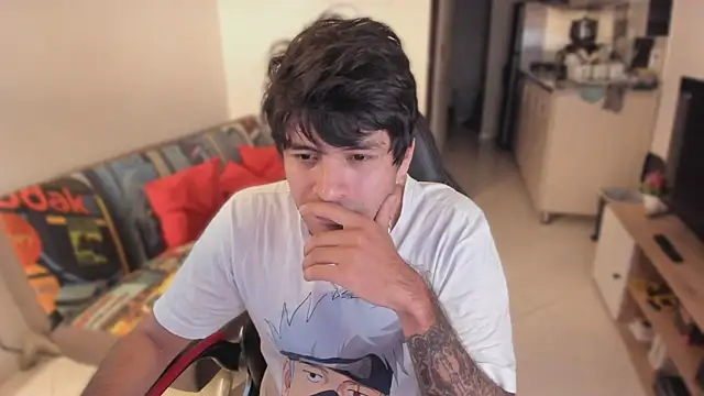 Snapshot of justin_stark7 chatting on 10/30/25, 10:43 justin stark7 online show from 10/30/25, 10:43