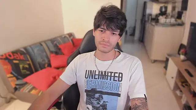 Snapshot of justin_stark7 chatting on 11/05/25, 09:26 justin stark7 online show from 11/05/25, 09:26