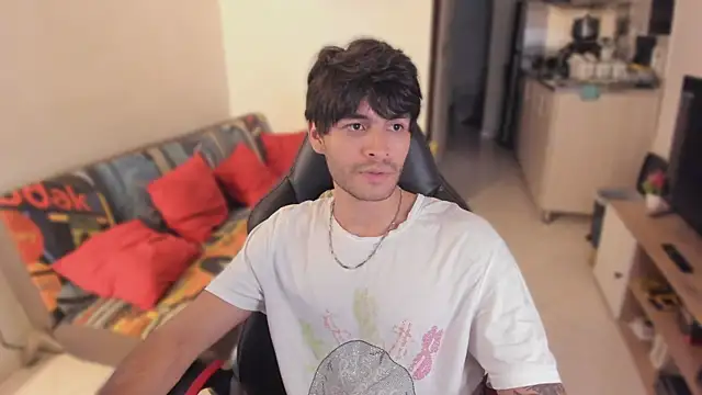 Snapshot of justin_stark7 chatting on 11/06/25, 10:21 justin stark7 online show from 11/06/25, 10:21