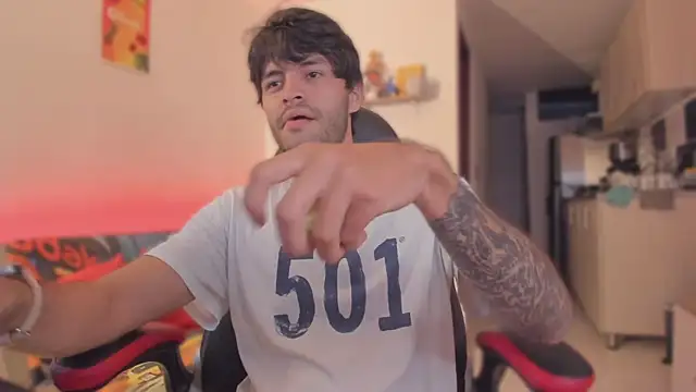 Snapshot of justin_stark7 chatting on 11/10/25, 10:42 justin stark7 online show from 11/10/25, 10:42