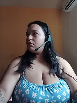 Angiee2001 online show from 05/18/26, 03:51