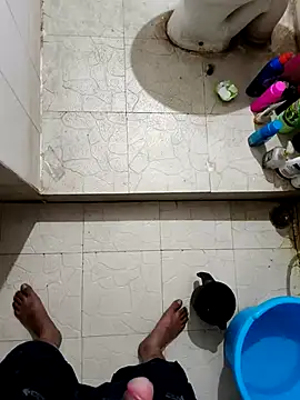 Snapshot of ayushdas7482 chatting on 11/08/25, 09:35 ayushdas7482 online show from 11/08/25, 09:35