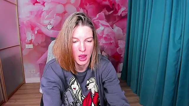 Snapshot of EmilyWalkeri chatting on 02/03/25, 07:51 EmilyWalkeri online show from 02/03/25, 07:51