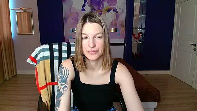 Snapshot of EmilyWalkeri chatting on 02/26/25, 08:04 EmilyWalkeri online show from 02/26/25, 08:04