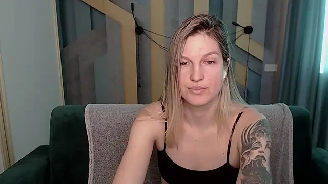 EmilyWalkeri online show from 02/01/26, 08:13