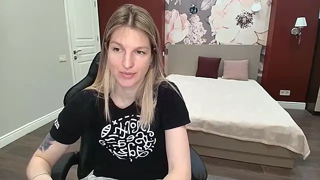 EmilyWalkeri online show from 06/01/26, 06:59