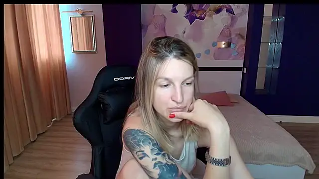 Snapshot of EmilyWalkeri chatting on 07/02/26, 07:25 EmilyWalkeri online show from 07/02/26, 07:25