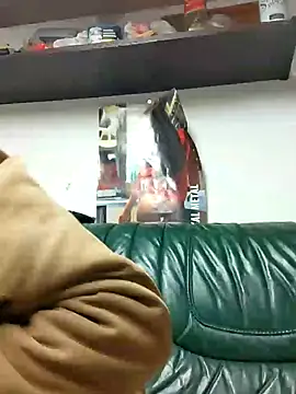 Snapshot of Rejtelmesest chatting on 12/14/24, 08:18 Rejtelmesest online show from 12/14/24, 08:18