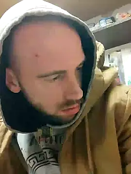 Snapshot of Rejtelmesest chatting on 12/22/24, 10:15 Rejtelmesest online show from 12/22/24, 10:15