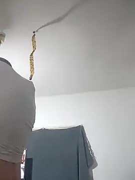 Snapshot of Rejtelmesest chatting on 12/27/24, 01:11 Rejtelmesest online show from 12/27/24, 01:11