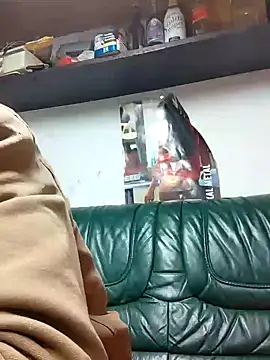 Snapshot of Rejtelmesest chatting on 01/04/25, 06:40 Rejtelmesest online show from 01/04/25, 06:40