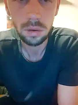 Snapshot of Rejtelmesest chatting on 01/06/25, 08:39 Rejtelmesest online show from 01/06/25, 08:39