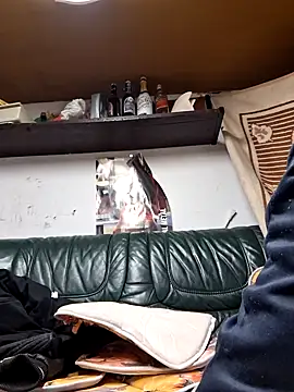 Snapshot of Rejtelmesest chatting on 02/04/25, 04:18 Rejtelmesest online show from 02/04/25, 04:18